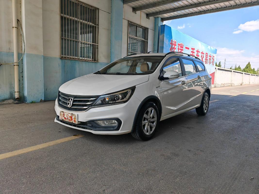 17年宝骏310w报价及图片(宝骏17年310价格及图片)