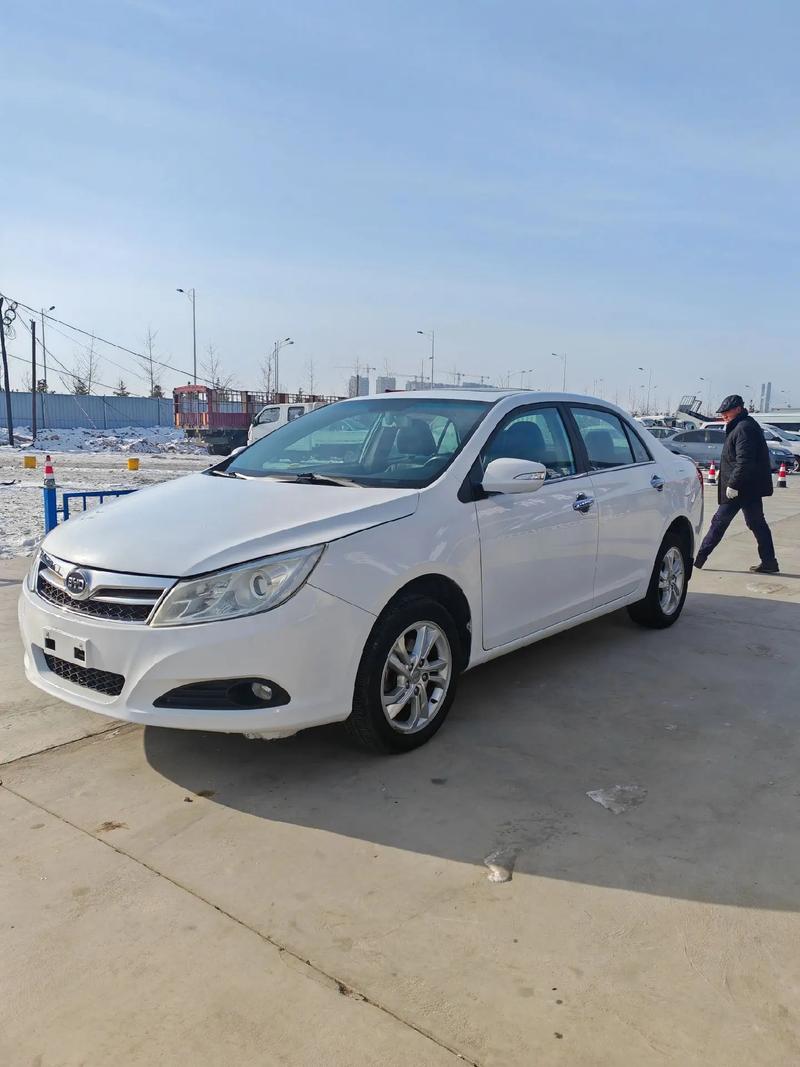 比亚迪速锐口碑怎么样14款 14款比亚迪速锐15t怎么样