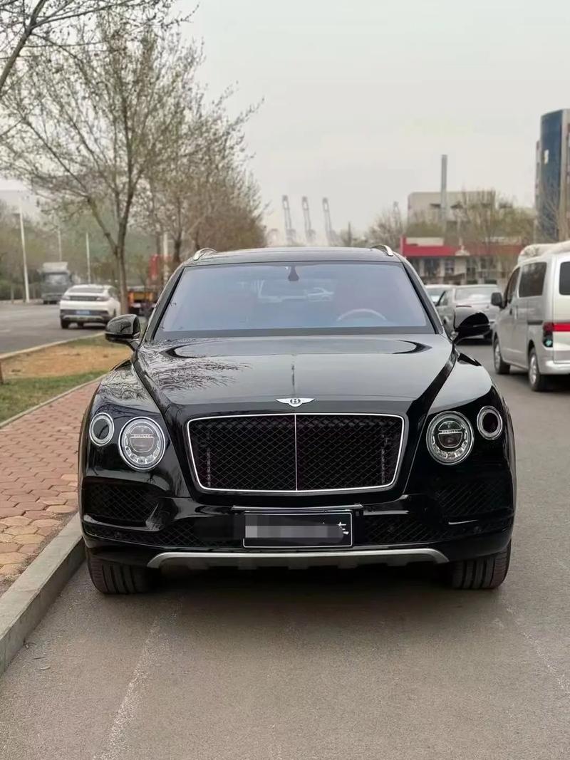 宾利最便宜的车多少钱一辆／宾利最便宜的轿车多少钱