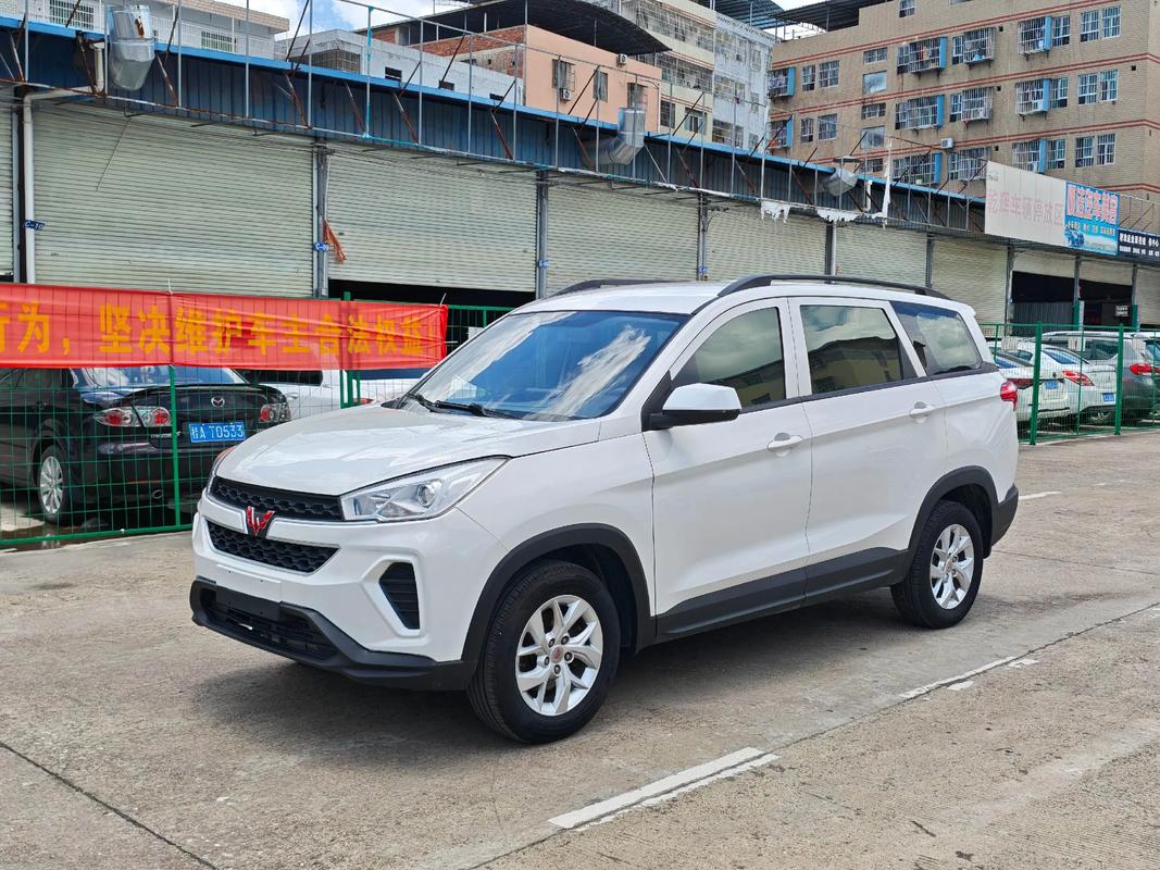 五菱宏光s3二手车(五菱宏光s3 二手)