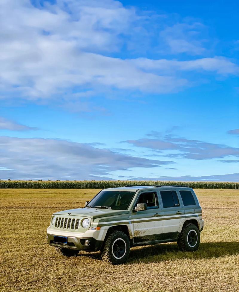 小型吉普越野车,吉普有一款小越野是什么