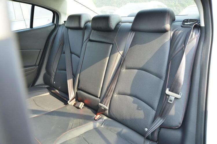 马自达3后排空间很小吗 2021款马自达3后排空间