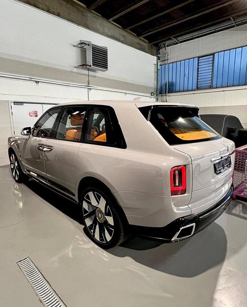 库里南2022顶配版售价／库里南2021款有什么变化