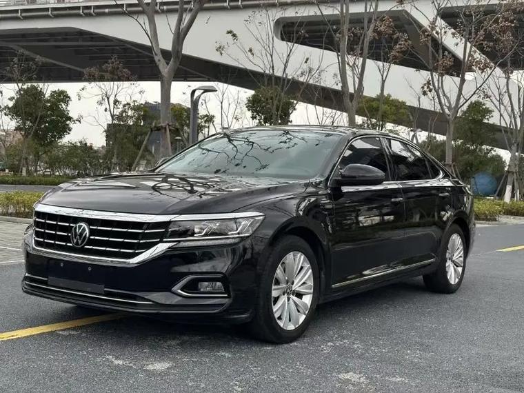 帕萨特330豪华版价格／帕萨特330豪华版价格多少