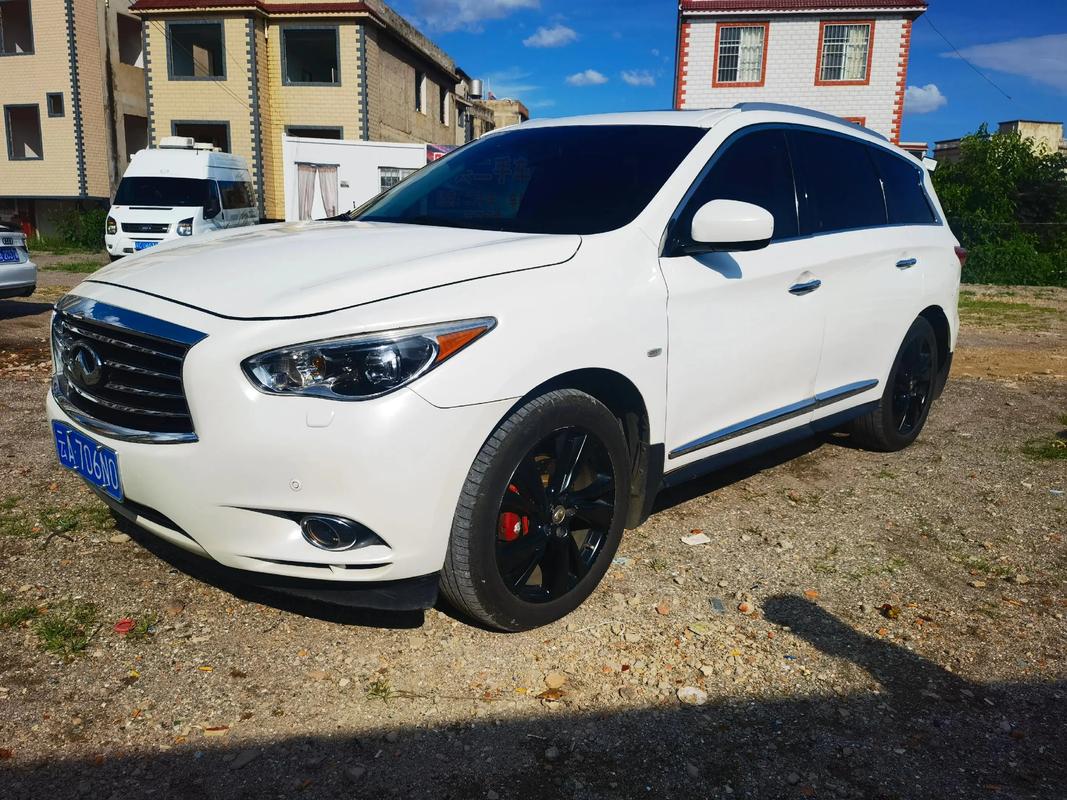 英菲尼迪qx60老款(英菲尼迪QX60老款后门外拉手怎么拆)