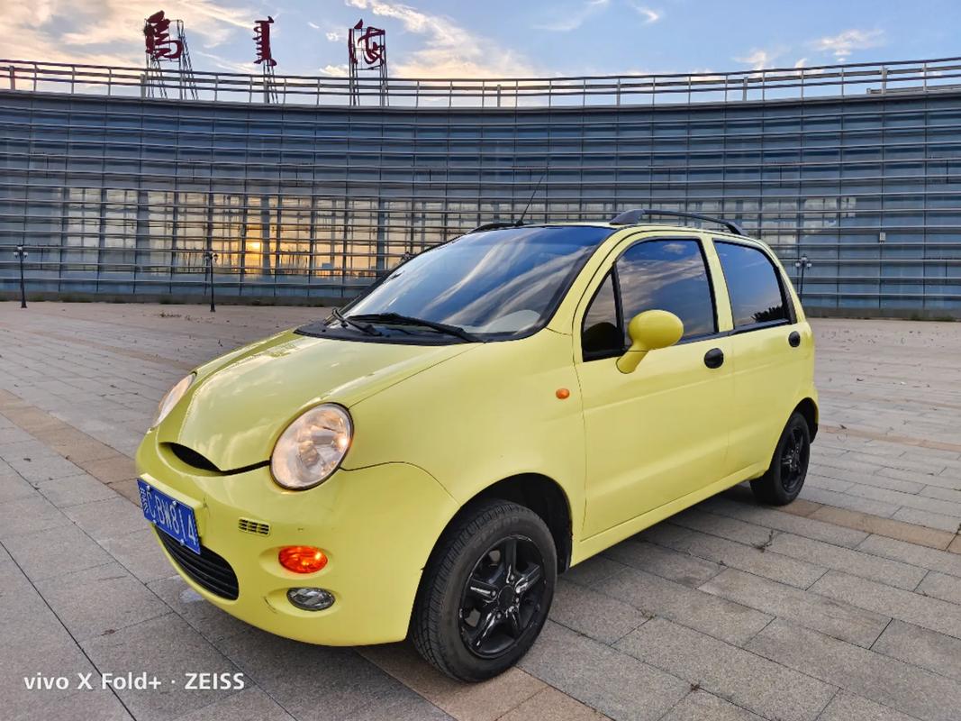 11年奇瑞qq3二手车多少钱(2011年奇瑞3图片)