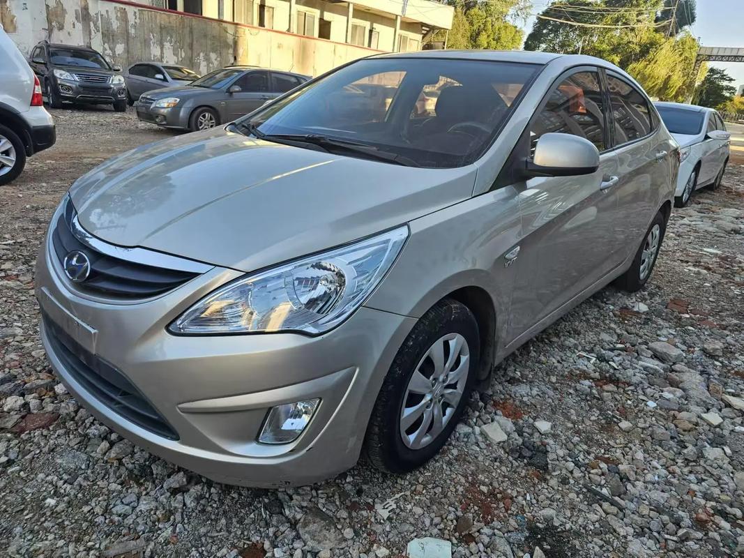 2013现代瑞纳报价二手,二手现代瑞纳2013款