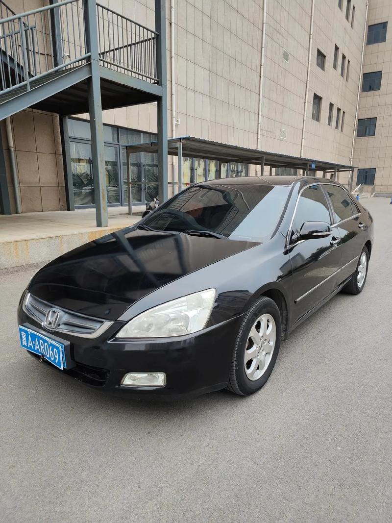 本田雅阁老款2005(本田雅阁老款2010款20排量怎么样啊)